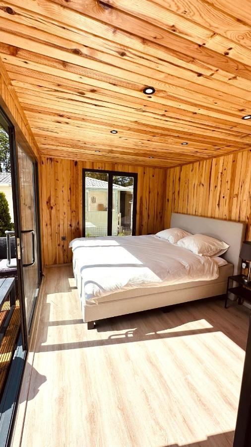 Luxe Tiny House Bij Het Leekstermeer Matsloot Ngoại thất bức ảnh