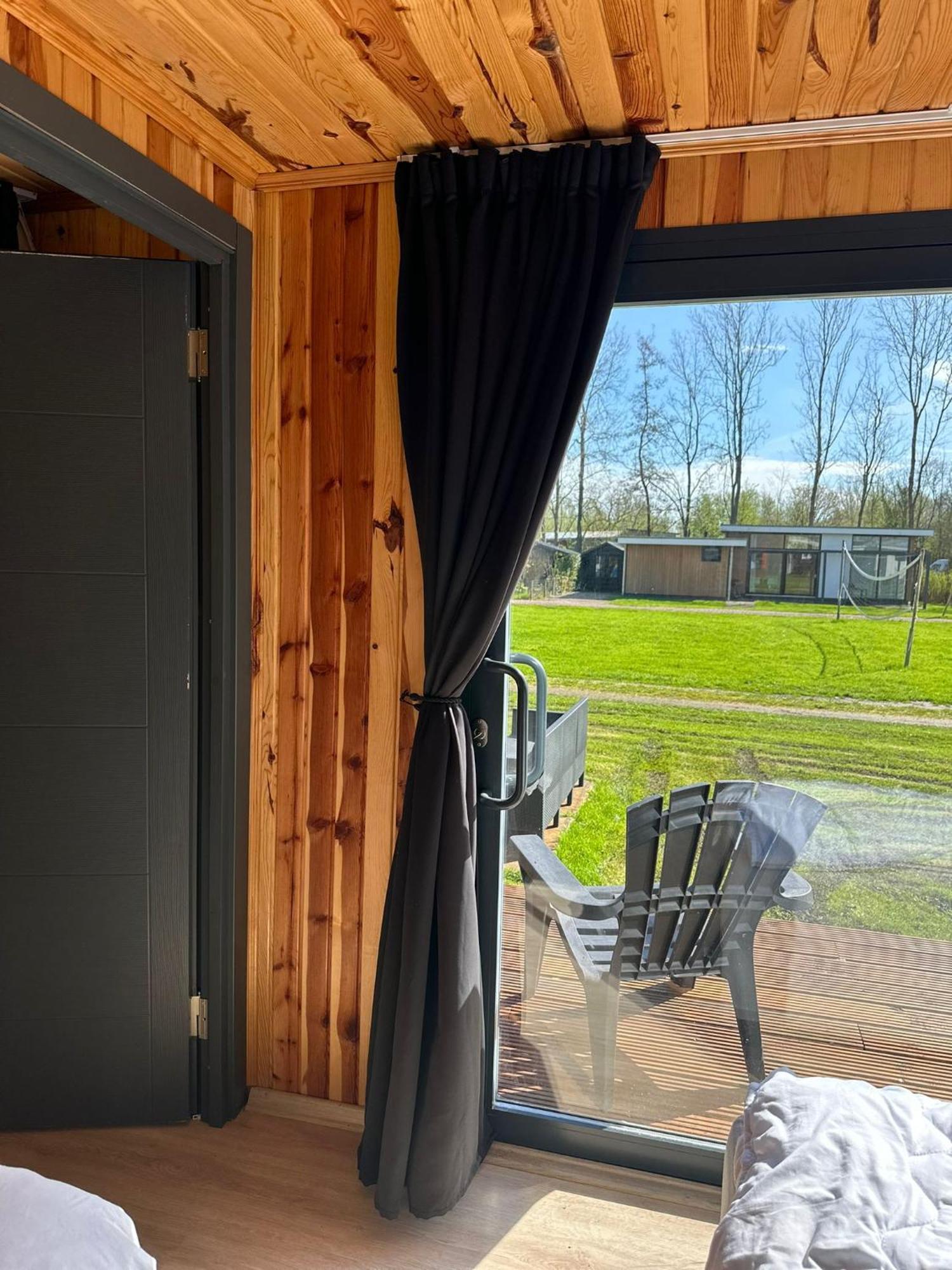 Luxe Tiny House Bij Het Leekstermeer Matsloot Ngoại thất bức ảnh